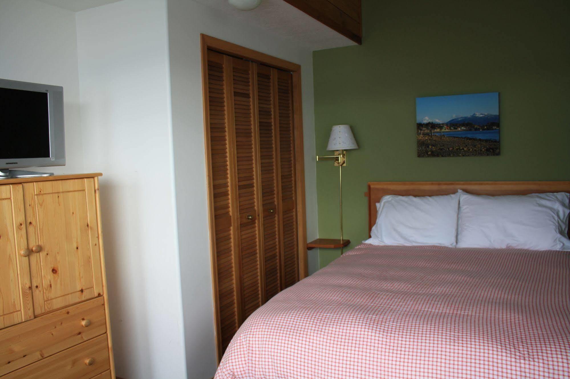 Orca Lodge Sointula Exterior photo